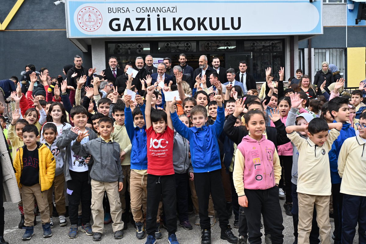 100yilHaber's tweet photo. Başkan Aktaş’tan ders başı yapan öğrencilere ziyaret 

https://t.co/q3ezaUXiQj 

#6subat2023 #MiracKandili #AsrınFelaketi #LütfüSavaş #HELALLEŞMEKYOK #Saat04.17 #GökhanZan #Allahtan https://t.co/qNLyT3lLCU