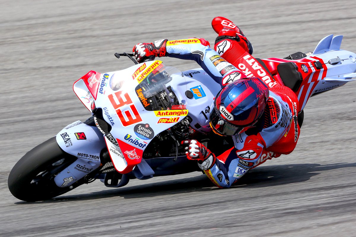 bikesportnews's tweet photo. Steady...
#Marquez #MotoGP #MotoGPTesting https://t.co/GTnQMSmZmq