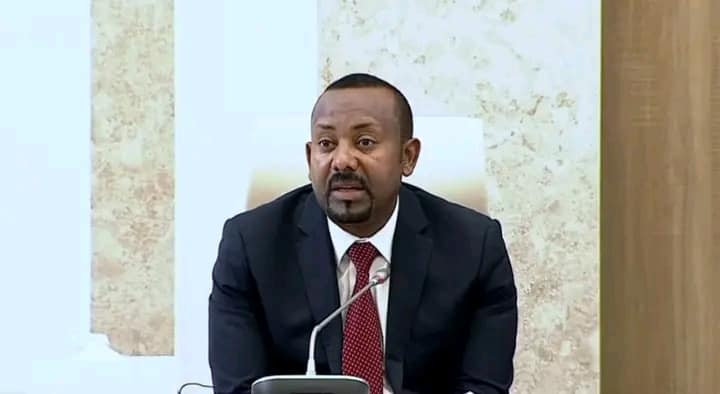 OromiaPParty's tweet photo. Gaaffiin daangaan walqabatu wal amantaa uummataatiin furama- MM Dr. Abiyyi Ahimad
*******
Dhimma daangaan wal qabatee mufii kaasu wal amantaa hawaasa naannawaa waldhabdeen itti uumameetiin furama jedhan Ministeerri Muummee Dr. Abiyyi Ahimad https://t.co/Ypld0j5goh