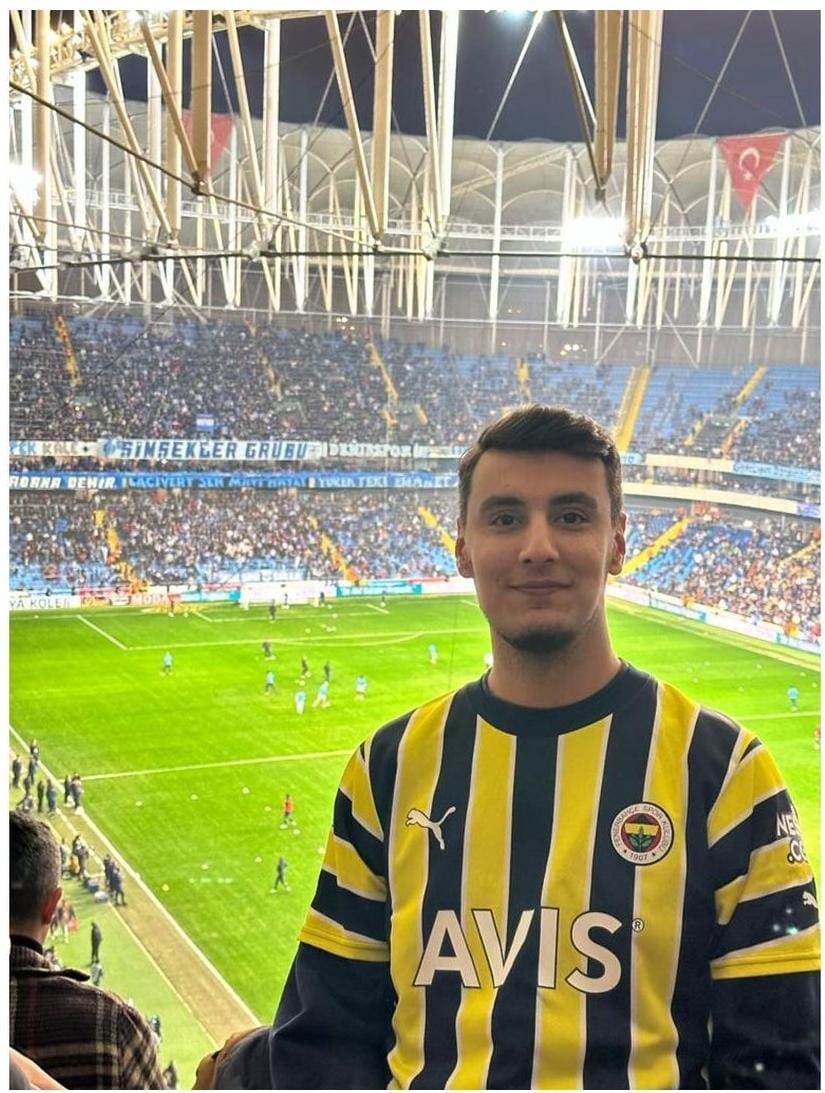 gfb_zonguldak's tweet photo. ÖLÜM YILAR,YUNUS EMRE YILMAZ...
Ülkemizi derinden etkileyen 6 Şubat depremlerinde aramızdan ayrılan değerli üyemiz Yunus Emre Yılmaz'ı sevgi,saygı ve özlemle anıyoruz...
#GençFenerbahçeliler https://t.co/YQxsEQRF4L