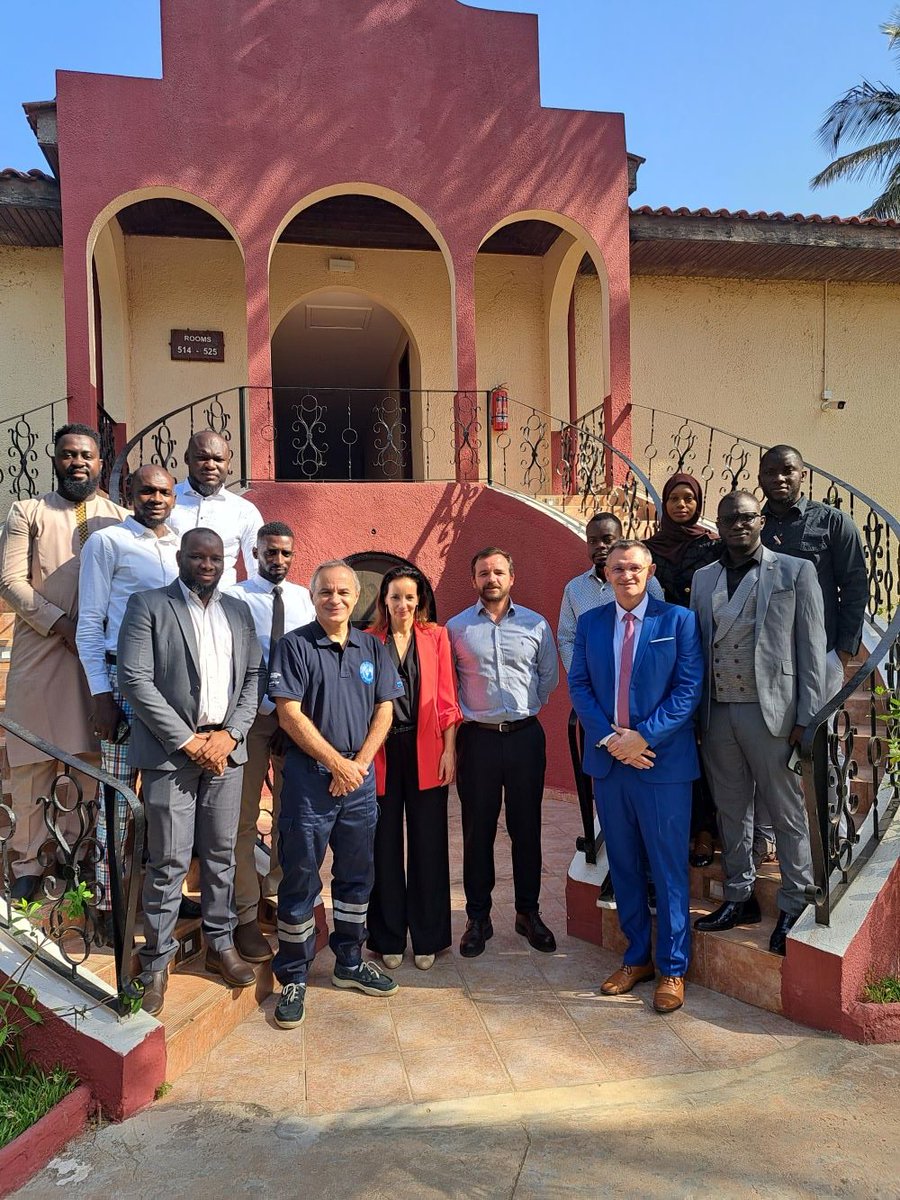 The Gambia 🇬🇲 braces against illicit maritime trafficking with SEACOP support 🇪🇺.
Our training on maritime intelligence kicks off for 10 officers of the National Drug Law Enforcement Agency linkedin.com/feed/update/ur…