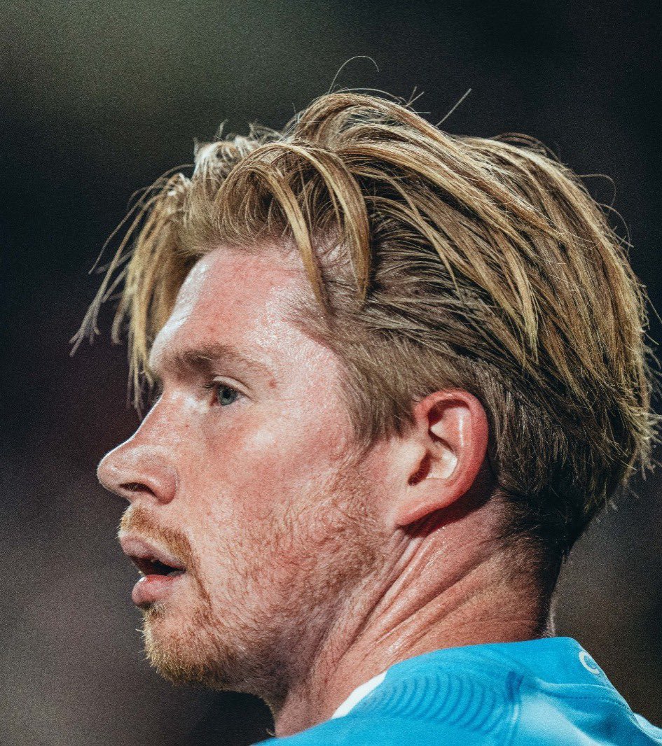 🚨🚨🎙️| Jamie Carragher on Kevin De Bruyne:

“We go back to Cantona, Zola, Bergkamp… those three players are absolutely legendary figures at their clubs.”

“He is 𝐁𝐄𝐓𝐓𝐄𝐑 than 𝐀𝐋𝐋 of them.”