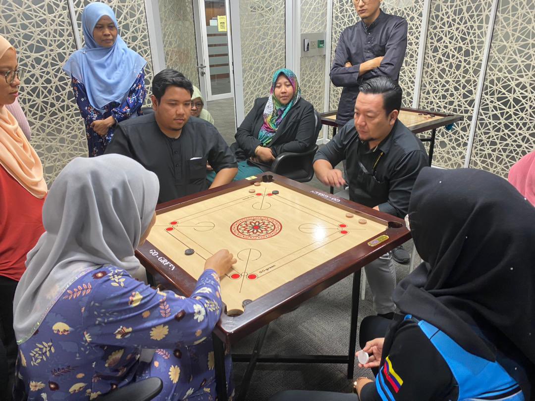 Alhamdulillah hampir 3 minggu dengan manfaafkan waktu rehat Kejohanan Carrom Anjuran Kelab Sukan &amp; Rekreasi BTM telah berakhir dengan jayanya. Tahniah buat semua pemenang.
