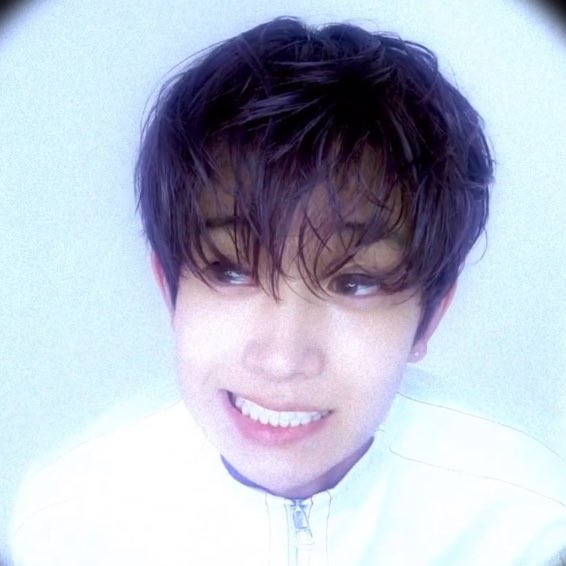 heeseungcokr's tweet photo. HEESEUNG 😬😏  https://t.co/ZxqjLMHBpR