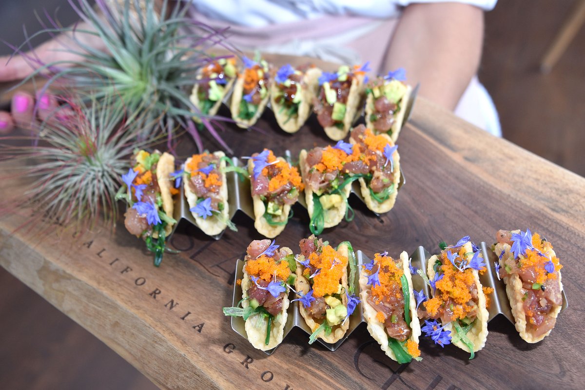 Taco Tuesday, but make it fancy 💅 🌮 

Spicy Ahi Tuna | Crispy Wonton | Sesame Ginger Aioli | Wakame