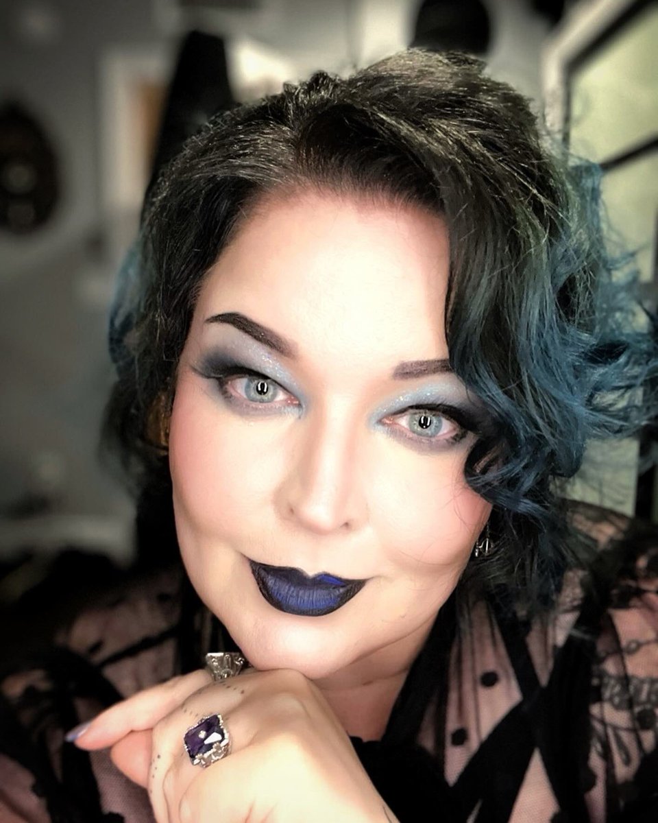 Life outside of all consuming convention circuit: rested, happy, flourishing. 
No, really. Signed on to two films, designing jewelry, writing, and attending so many concerts.
Only hitting 5-6 cons this year, need to recover.