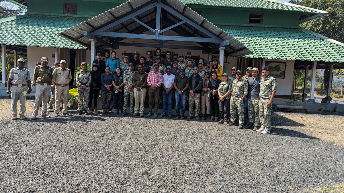 casfoscbe's tweet photo. On 5th Feb 2024, the Officer Trainees of SFS 2022-24(I) Batch embarked on a Transect Line Survey at Churna Range, Satpura Tiger Reserve under the guidance of Dr. C. Vidhyasagar, IFS.
#SFS #ManagementPlan #TransectLineSurvey #SatpuraTigerReserve #BoriWildlifeSanctuary #SwampDeer https://t.co/Yu5ryiPoCi