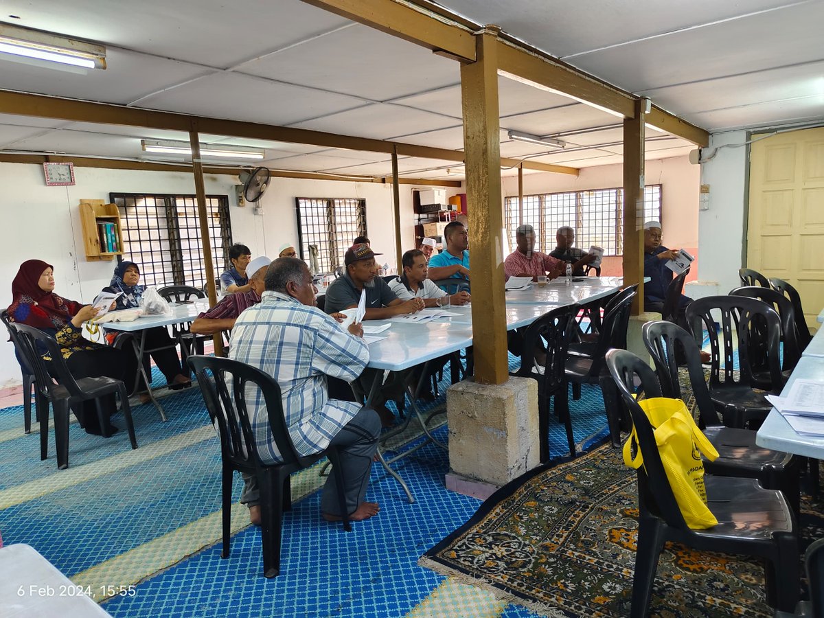 ppkpserai's tweet photo. Mesyuarat Agung Unit Kampung Sentosa bagi tahun 2024.

#LPP50Tahun
#LPPMalaysia
#LPPKedah
#LPP4farmers
#PerkasaPeladang
#KeluargaPeladang
#KPKMMalaysia
#TeamKPKM
#MalaysiaMadani
#CukupdanTerjamin
#DemiPertiwi
#agromadani 
#keterjaminanmakananuntukmasadepan https://t.co/ug3t1tT8o1