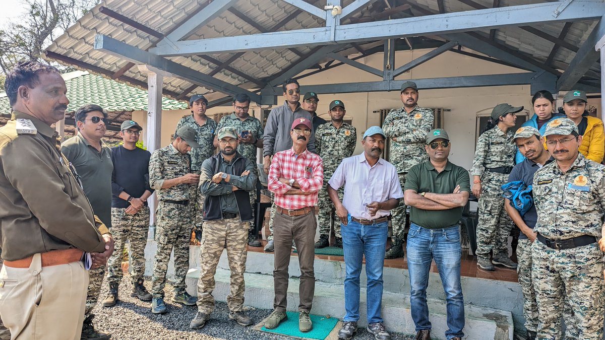 casfoscbe's tweet photo. On 5th Feb 2024, the Officer Trainees of SFS 2022-24(I) Batch embarked on a Transect Line Survey at Churna Range, Satpura Tiger Reserve under the guidance of Dr. C. Vidhyasagar, IFS.
#SFS #ManagementPlan #TransectLineSurvey #SatpuraTigerReserve #BoriWildlifeSanctuary #SwampDeer https://t.co/Yu5ryiPoCi