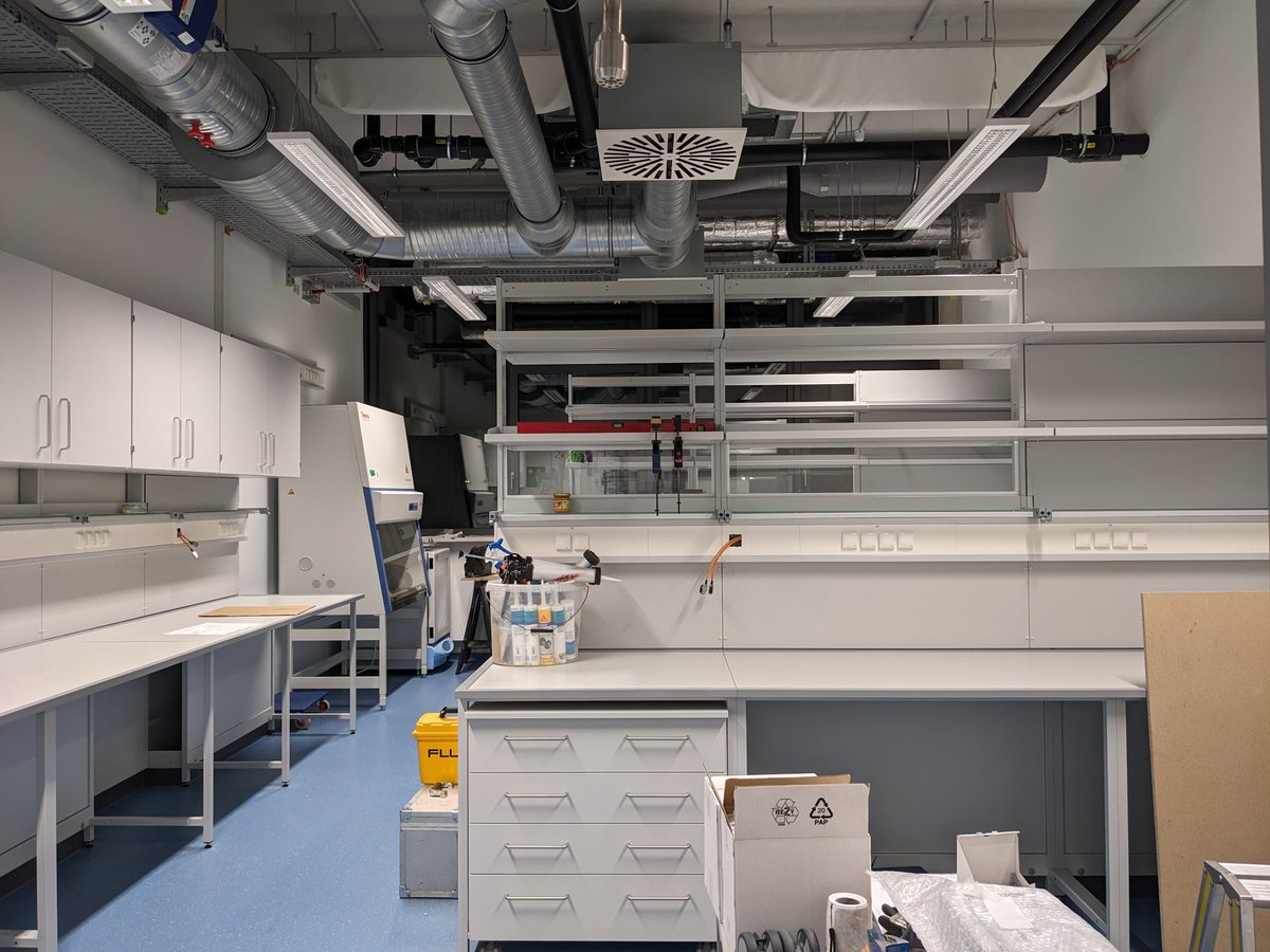 Our application lab is beginning to take shape - this week we installed the lab furniture in our molecular biology room. Here we will label biomolecules with bright and photostable ATTO-dyes.