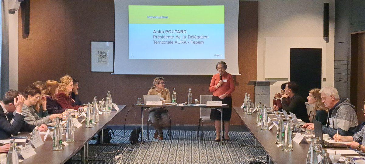 #EnRegion #AURA 

Anita Poutard, Présidente de la <a href="/FEPEM_AURA/">FEPEM Auvergne-Rhône-Alpes</a>, ouvre les 1ères matinales de l'emploi à domicile.

💬 "Favoriser le décloisonnement, échanger et travailler ensemble pour que l'usager soit acteur de son parcours".