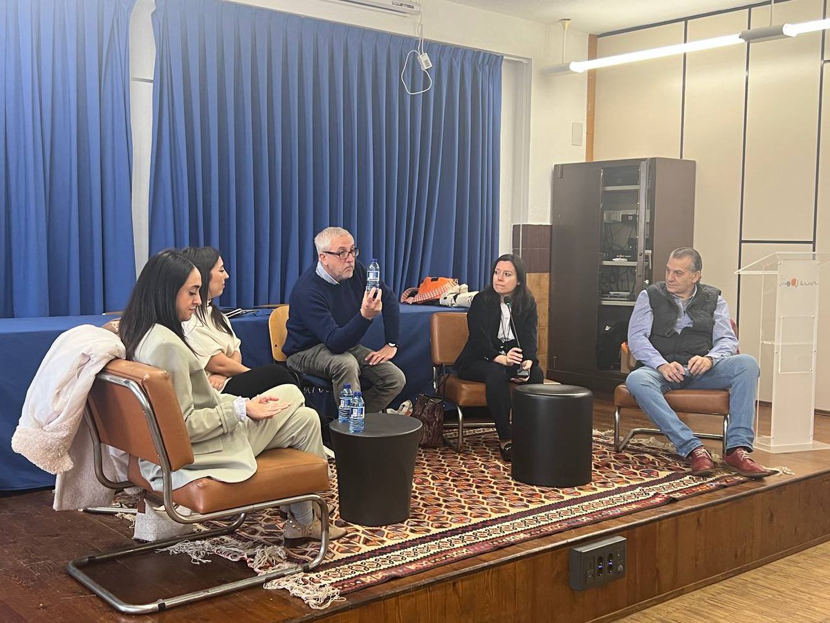 iesescultorjuan's tweet photo. En el marco del Prog de Emprendimiento, “Escultor Emprende”, JORNADA DE EMPRENDIMIENTO Y EMPLEABILIDAD EN FP en colaboración con Valnalón y tres empresas asturianas. Nuestro más sincero agradecimiento a las entidades y empresas participantes #ejvproyectos @Valnalon @Educastur https://t.co/9Po9rUeLVW