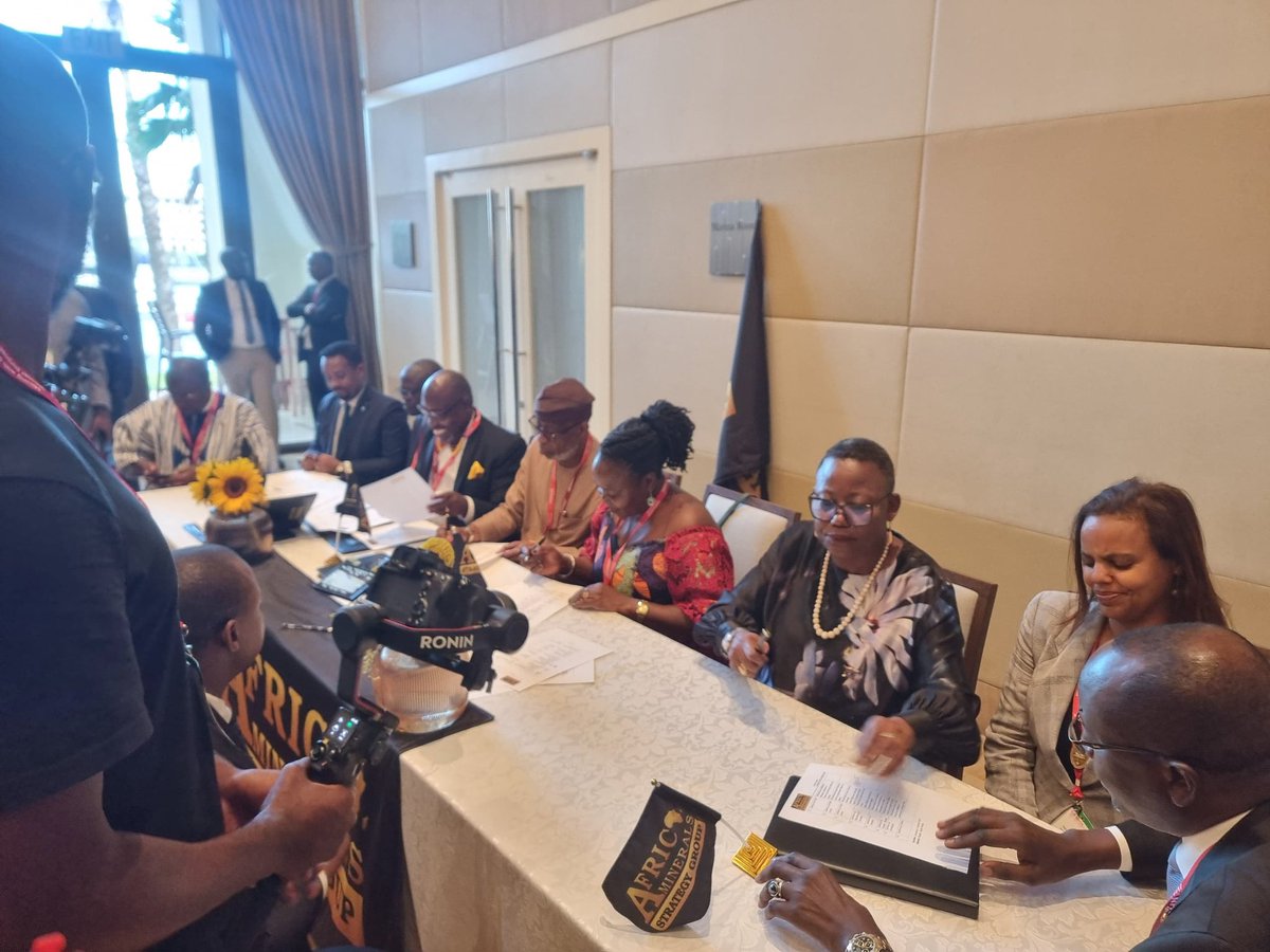 AlakeDele's tweet photo. I am pleased to share that Nigeria broke new grounds in the global mining industry on Monday, as I was unanimously elected the pioneer chairman of the Africa Minerals Strategy Group. 

During the signing of the resolution at the 30th edition of Investing in Africa Indaba in Cape Town, South Africa, I emphasized the need for African leaders to unite and maximize the benefits from the continent's mineral resources.

 I stressed the importance of speaking with one voice on value addition in the mining sector and emphasized the need to ensure that Africa's mineral resources are utilized effectively. 

This initiative follows the rallying of African Ministers of Solid Minerals/Mineral Resources on the sidelines of the Future Minerals Forum in Riyadh, Saudi Arabia, where Nigeria and Uganda championed the importance of value addition in the mining sector to boost African economies.