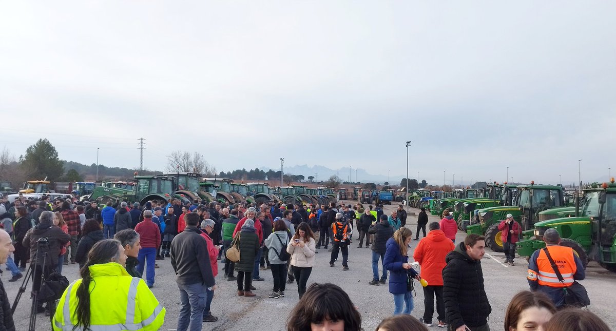 bernatmh's tweet photo. El Bages desbordat https://t.co/Uv2tDFp5Ln