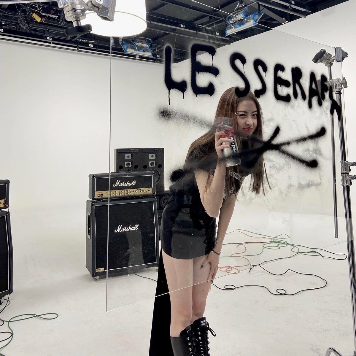 restaring . . .!
⩩ looking for #moots ! ⸝⸝⸝☕️
✦ rina, 07’ liner ⊹ she/her
✦  #윈터 &amp; #박원빈 stan

✦  ults; aespa, riize, enhypen,lsrfm,itzy 
✦  not new to #stantwt / #kpoptwt 
✦ any fandom is welcomed !
♡ / ↺ to be moots &amp; are appreciated!