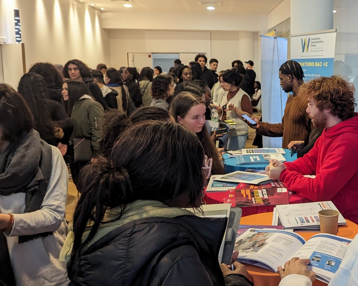 IIMparis's tweet photo. L'IIM était présent pour la 2ème édition du salon de l'Orientation organisé par @LesPilotesAsso ! 

Partenaire de l'association, l'équipe pédagogique et les étudiants de l'#IIM étaient présents pour échanger et faire découvrir les formations ! https://t.co/f69n1ulKTO