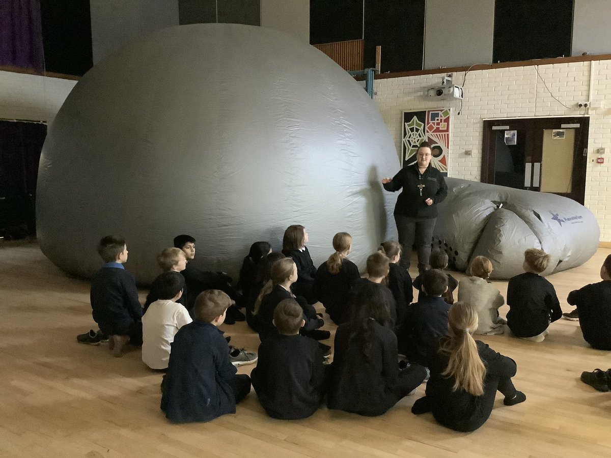 OWPSflamingoes's tweet photo. Linked to our Science learning about Space, we are really looking forward to our session in the travelling planetarium this morning. #OWPSscience https://t.co/qtlyBadeT1
