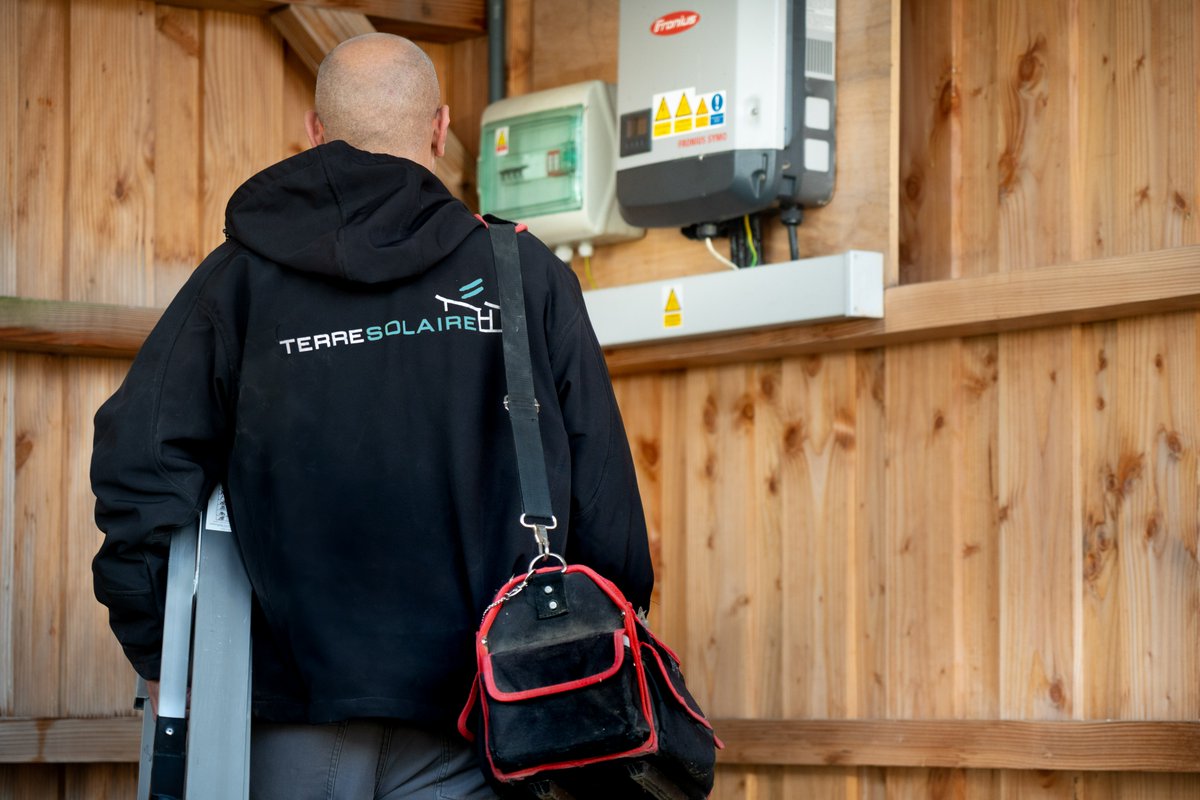 🌞Terre Solaire #recrute ! 

Intégrez une équipe en plein essor et contribuez à la #RévolutionSolaire. Nous cherchons des poseurs, conducteurs de travaux et techniciens motivés. 

👉 Postes ouverts dans le #Nord et en #Normandie.

terresolaire.com/qui-nous-somme…