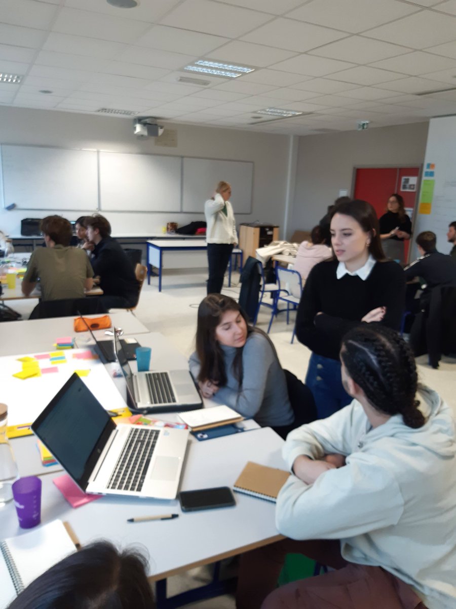 nicoperrin's tweet photo. Reprise des Ateliers du #CREATHON de la semaine pédagogique #innovation &amp; #entrepreneuriat de l'#ecole des #Ingénieurs de la #ville de @Paris. Relever le défi "Traiter ou éviter les #pollutions  dans la ville de demain"
#environnement #energie #Startup #EIVP #Paris #Veolia https://t.co/3Xsa4iSlzL