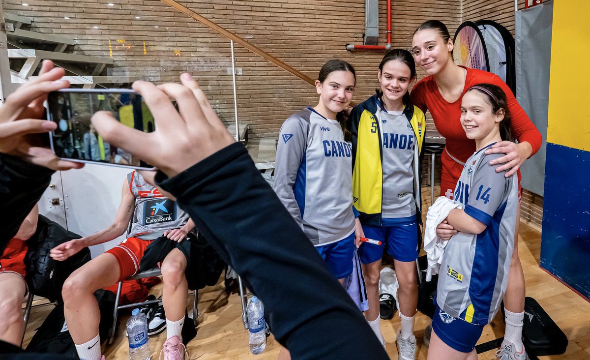 R E F E R E N T E S ❤️

#SelFem🇪🇸 x <a href="/realcanoe/">Real Canoe NC</a> 

📸 <a href="/BaloncestoESP/">Baloncesto España</a>