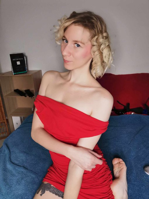 Petit live avant la danse :D https://t.co/P6KBkbh9Nc https://t.co/l5r8yn6COh<a href="/tag/advent"class="tags"><span>#advent</span></a><a href="/tag/adventcalendar"class="tags"><span>#adventcalendar</span></a><a href="/tag/christmas2023"class="tags"><span>#christmas2023</span></a>