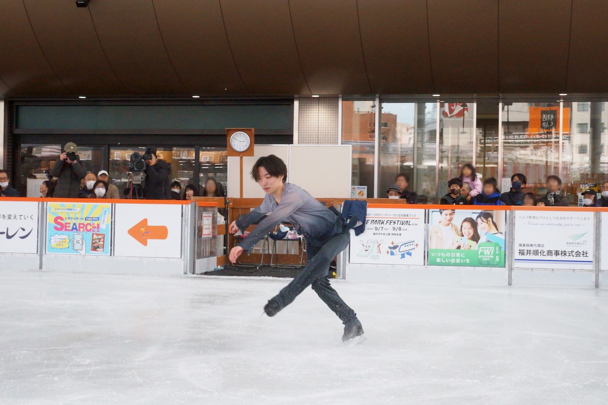 suwe_zo's tweet image. 2月3日 #ハピリンク で行われた #関西大学アイススケート部 のスペシャルアイススケートショー
3ポスト目は男性の #木科雄登 選手
当然というか、男性の演技はシロート目に見ても力強かった