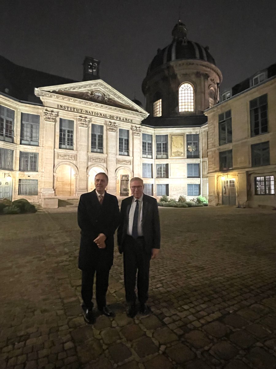 Le secrétaire perpétuel Bernard Stirn a eu le plaisir d’accueillir, ce lundi 5 février à l’Académie, le Président du Tribunal suprême fédéral brésilien (@STF_oficial) @LRobertoBarroso et la secrétaire générale de la juridiction Aline Osorio