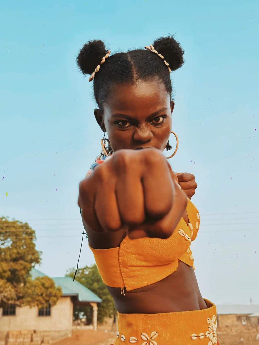 MosesBabelduo's tweet photo. "Life is like riding a bicycle. To keep your balance, you must keep moving."
📸 : @Wiyaala
#ROAAAR 🦁 https://t.co/UYeQ3Wy8Xp