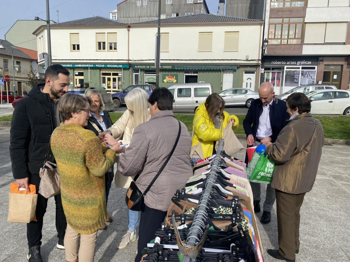 ppcurt_teix's tweet photo. 📢Onte visitounos Carmen Pomar, membro número 12 da candidatura do @ppdegalicia  pola provincia de A Coruña nas próximas eleccións ao Parlamento de Galicia e actual diputada autonómica. https://t.co/oesRxtCbyy