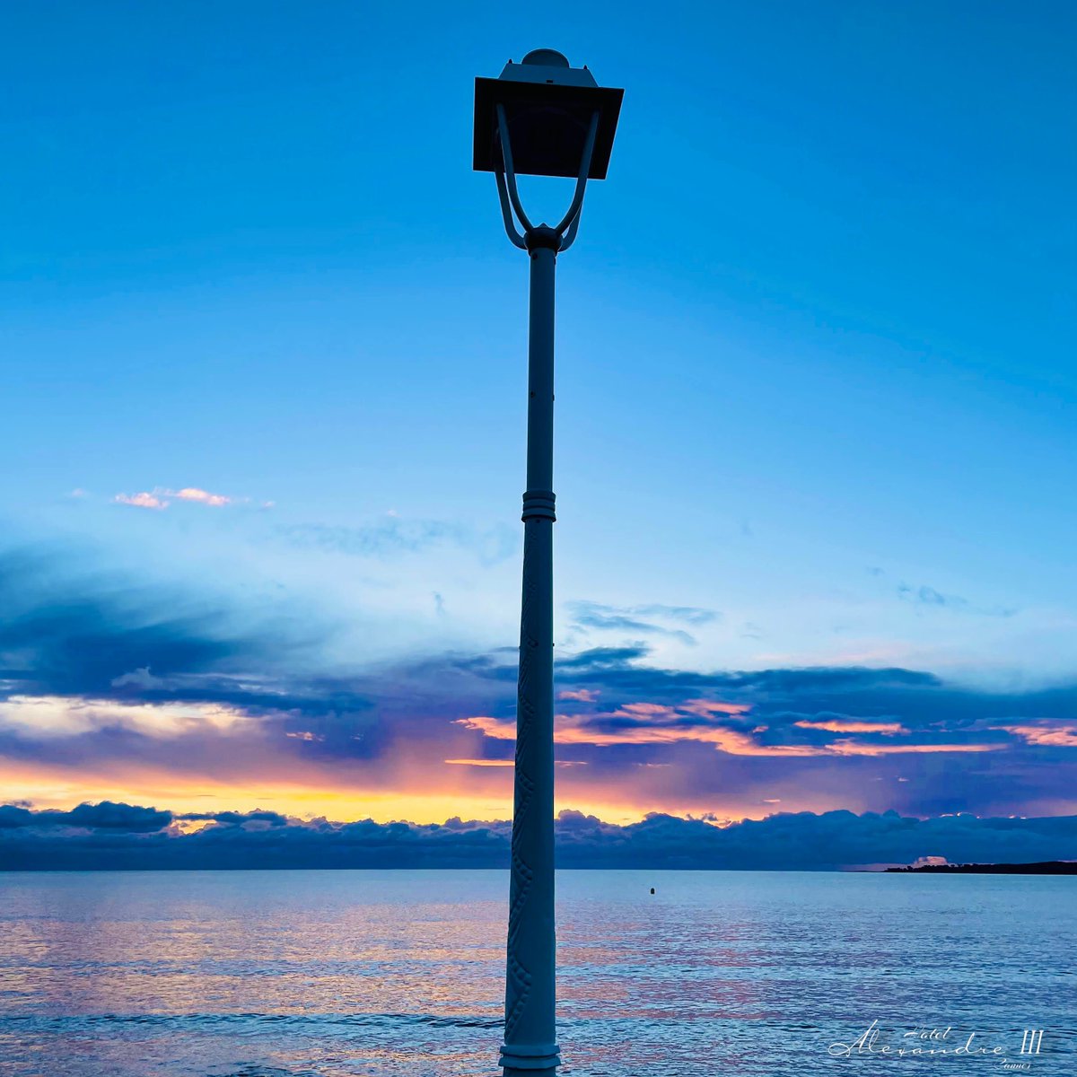 HotelAlexandre3's tweet photo. Turn on.
#turnon #allumer #cotedazurfrance #cannes #cannes2024 #cannessoleil #turnonyourmind https://t.co/BGKa7UlUj5