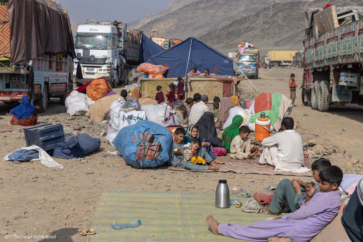 It’s the height of winter in #Afghanistan where families are exposed to temperatures of up to -12°C at night. Since Oct 2023, #humanitarian actors have been providing #shelter, warm clothes, #food, & #health kits to the most vulnerable popns but more is needed to sustain them.