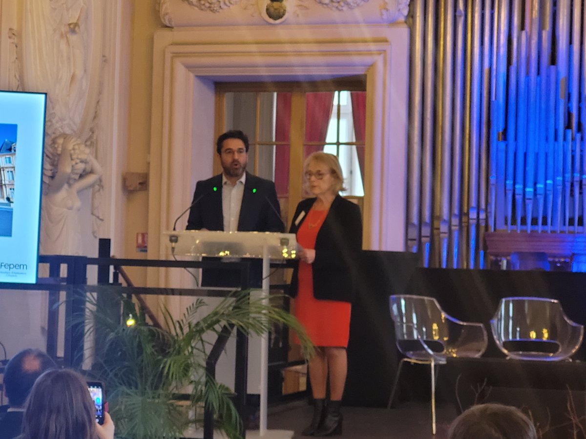 #EnRegion #Grand_Est

<a href="/ArnaudRobinet/">Arnaud Robinet</a>, Maire de <a href="/VilledeReims/">Ville de Reims</a>, et Lydie Goury, Présidente de <a href="/FEPEM_GrandEst/">@FEPEM_GrandEst</a> ouvrent les 1ères matinales de l'emploi à domicile en Grand Est devant un parterre de partenaires locaux.