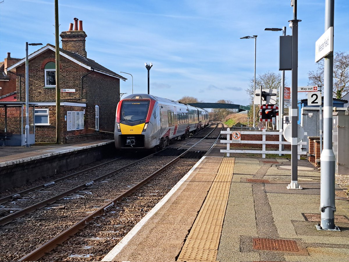 danthetrainman's tweet image. Nice Monday morning at Westerfield making the most of the sunshine. #ukrailscene #class755 #greateranglia #westerfield #photography