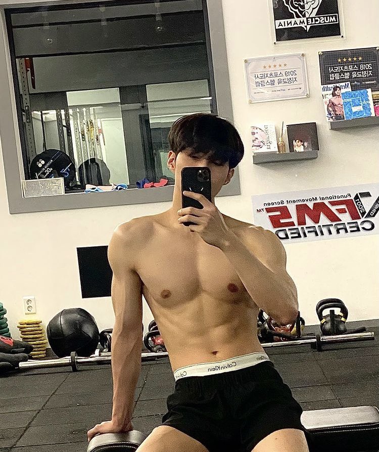 kpop moments that could kill achilleans tweet media