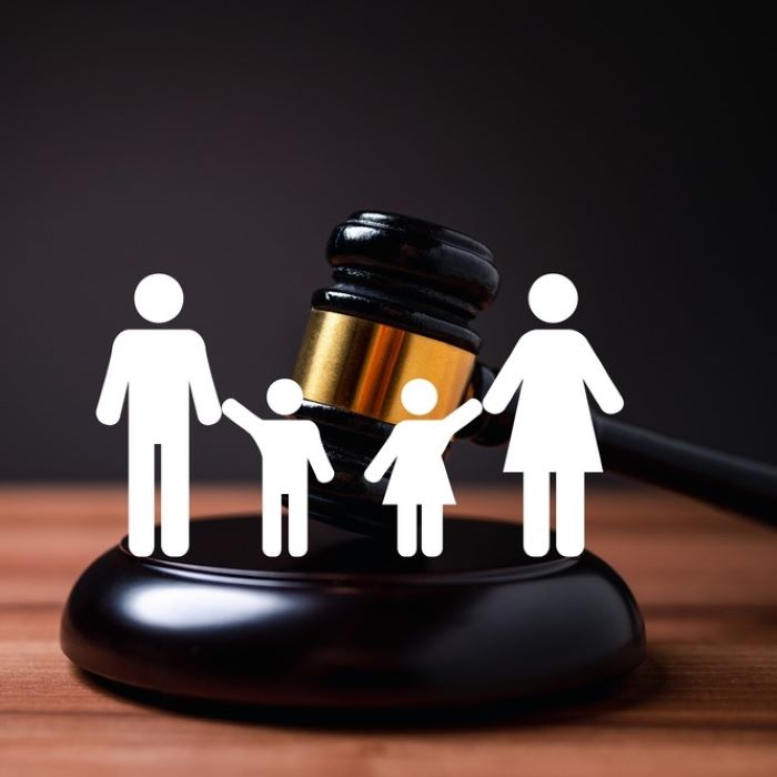 The Faculty of Law Crime and Justice @_UoW has teamed up with a firm of local solicitors to offer free legal advice on family law issues. For more details visit shorturl.at/iACF2