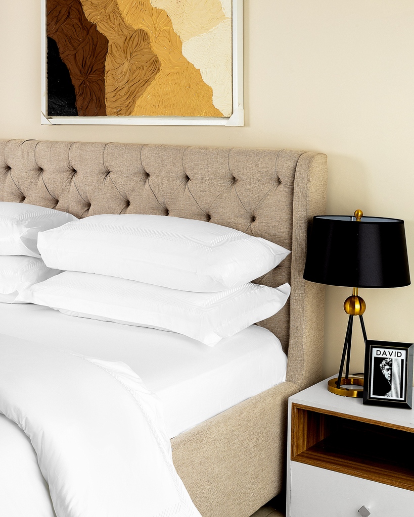 LsaHomeco's tweet image. A timeless and elegant white 6pc set.
You can never go wrong with choosing this piece, embroidered to perfection😍

Currently available to shop in store and online.

#Lsahome #whitesheetset #6pc #sheetset #valentinegiftideas #giftsforhim #giftsforher