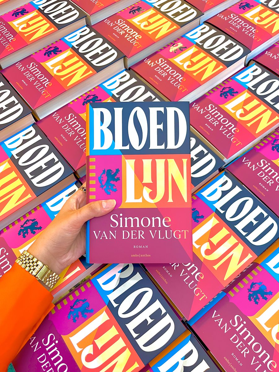 Vandaag verschijnt Bloedlijn! 🙆‍♀️ De nieuwe roman van Simone van der Vlugt waarin de middeleeuwen op betoverende wijze tot leven wordt gewekt. Machtsstrijd en onmogelijke liefde in een meeslepend familie-epos.