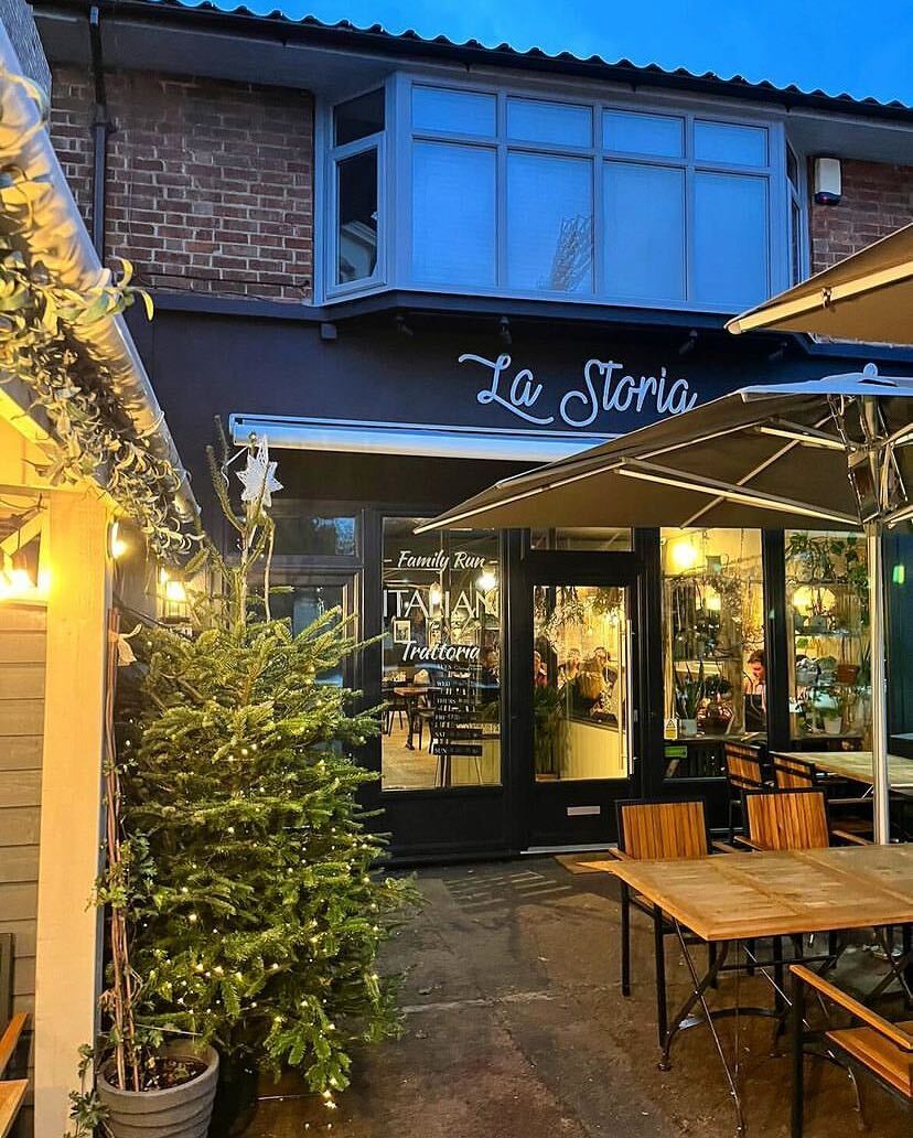 Dining out at near Yacht Club Place?

🌅 Breakfast at Bread &amp; Lard: Warm service, delicious sourdough, and a pet-friendly vibe.

☀️ Lunch at The Embankment: Pub grub at great prices!

🍝 Dinner at La Storia: Authentic Italian food with an early bird offer - wine &amp; pasta for £15!
