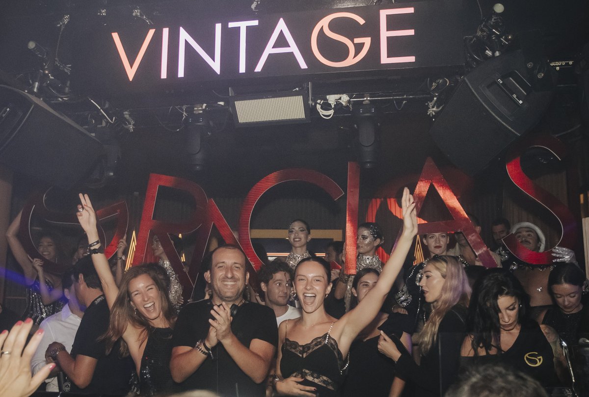 Hands up, we’re getting closer to enjoying Vintage Fridays! 📷 #Ibiza2024 #VintagebySebastianGamboa #LioIbiza