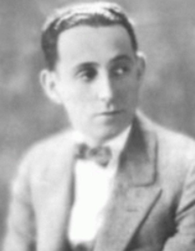 KrisHabermehl's tweet photo. This evening marks the 100th anniversary of the first broadcast by station WBBM. Heard on 1330 kHz, the 200 watt station, operated by young H Leslie Atlass , was heard in 15 states & sent from 110 Park Place in Lincoln, IL. #WBBM #radiohistory #AM780 https://t.co/vhbRxCcLib https://t.co/Z8q7jroNwX
