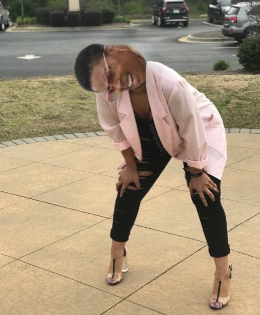 butwhatcanitay's tweet photo. swifties trying to read the ttpd tracklist https://t.co/0ACsN4Cuoj