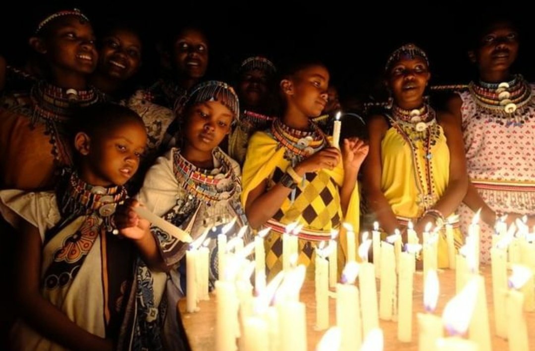 En un pequeño pueblo de Kenia, <a href="/NiceLengete/">Nice Nailantei Leng’ete</a> ha conseguido que se prohíba la ablación y en su lugar se realice una ceremonia simbólica dónde se regalan libretas y bolígrafos. 
No todo siempre son malas noticias. 

#MutilaciónGenitalFemenina #EndMGF #FGMZeroToleranceDay2024