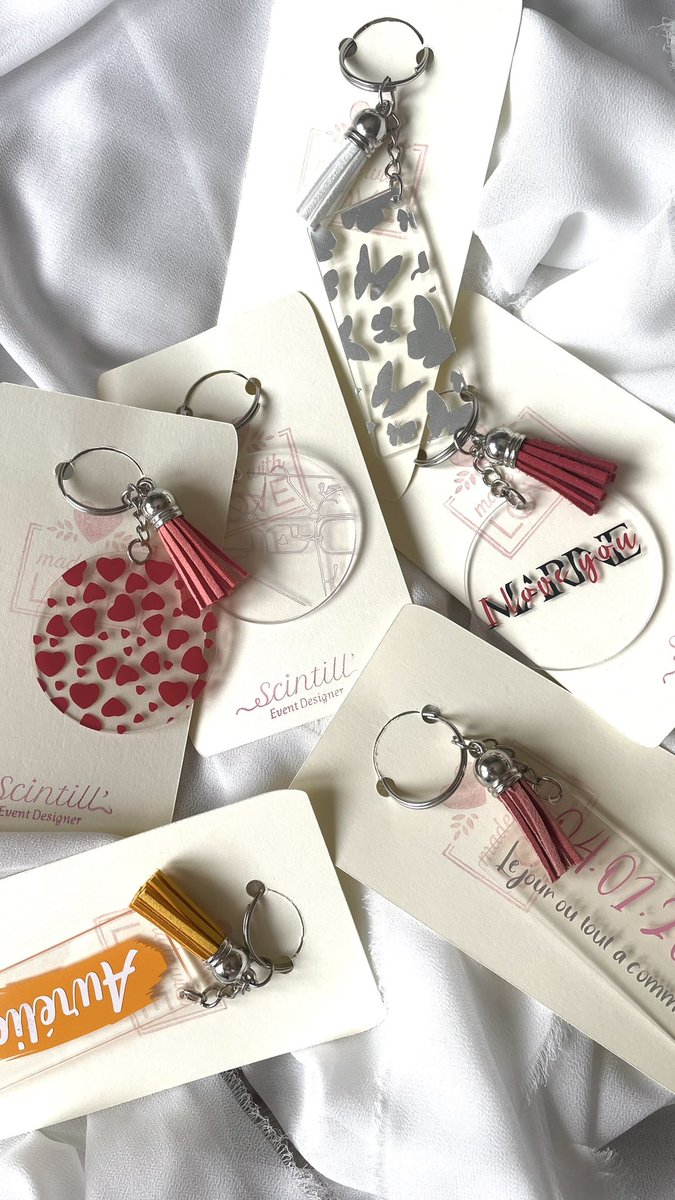 CryingRain_'s tweet photo. C’est l’heure d’offrir ou de vous offrir un cadre personnalisé, un porte clé, un marque page ou encore d’autres produits sur https://t.co/IJYQIB7Ihe 

Et profitez de -10% avec le code BIENVENUE10 🩷 https://t.co/ieBVby8MR9