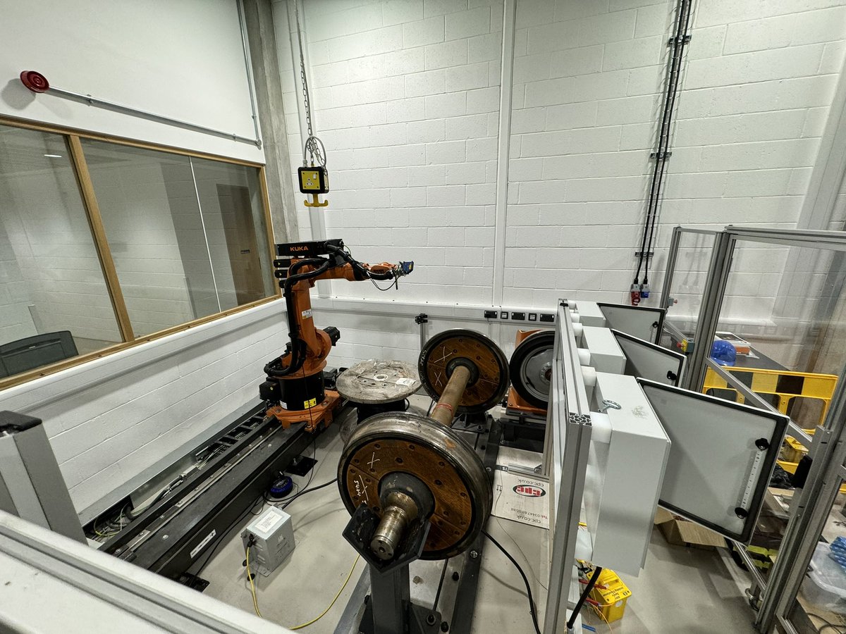 RB_Railway_'s tweet photo. 🚄 Railweek ‘24 🚄
Last night it was great to visit the @bcrre at @unibirmingham with @youngrailpro to see the groundbreaking research and innovation happening in the rail industry right now. #railweek24 #railweek #railcareers #railway https://t.co/yJ2RZ71kjz