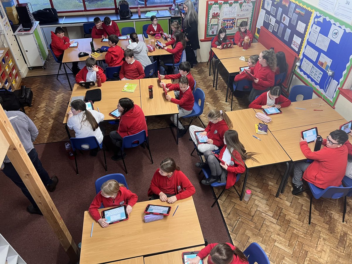 ValueAddedEd's tweet photo. The pupils @TroedyrhiwCPS are formatting questions they want to ask the characters they have created in their app project. We will be using AI 🤖 to respond to these questions #valueadded #RedefiningLearning https://t.co/39Ubu2OHtf