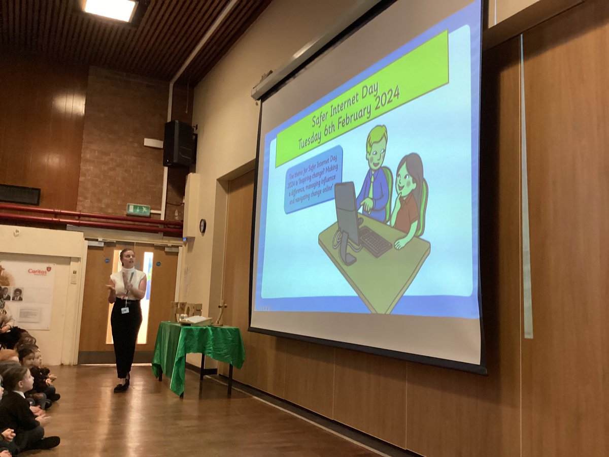 NStHerberts's tweet image. Thank you to Miss Ratcliffe for teaching us how to be safe online in today’s assembly! 💻 #stherbertscomputing