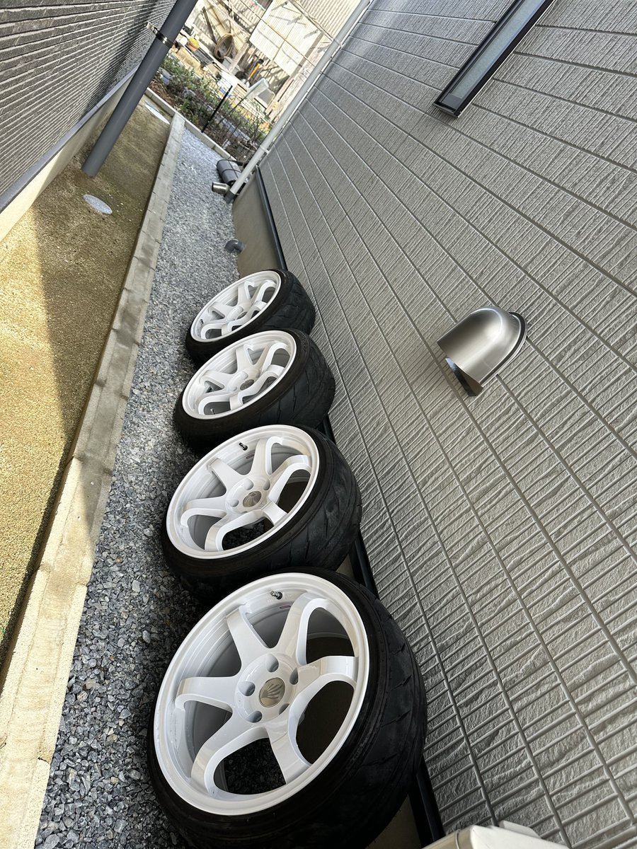 ___k_a_n_t_a___'s tweet photo. MR2欲しい人いませんかー
ホイールは4枚目のやつに変えるけど。
90万！！
 #車売ります https://t.co/XbC56bU388