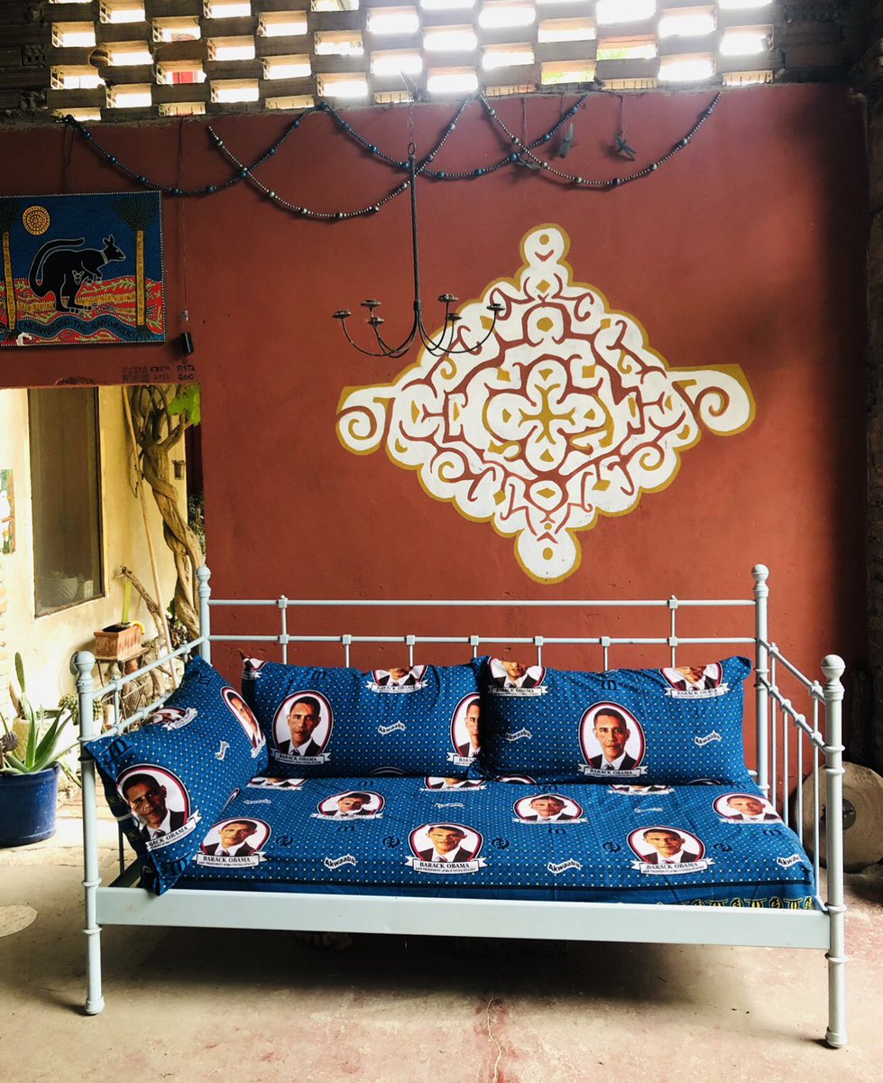 catinitaly's tweet photo. Summertime writing retreats might involve lounging about on a hand-stitched Obama day bed in the portico.. #writeinitaly #summerwritingretreat #writeineurope https://t.co/VBAKh3ixFc https://t.co/hB9xwjdIsu