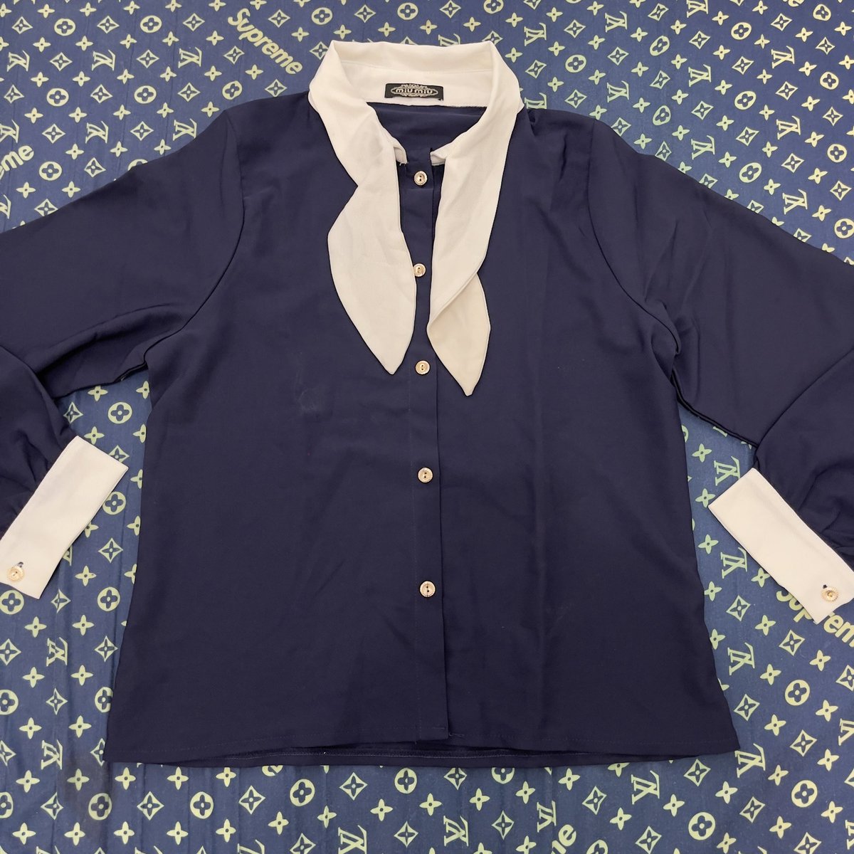 ArataPreloved's tweet photo. Baju Blouse Cewek Miu Miu

! FIRST PAY FIRST GET !
100% ORIGINAL

Condition: 98% Like New
Size: (P 57cm, L 45cm , Lengan 60cm “toleransi 1-2cm”)
Location: Pancoran
Price: IDR Rp.49,900

https://t.co/iU2KZpseuH

#ArataPreloved #baju #bajucewek #bajumurah #blouse #Zonajajan https://t.co/T13blBVT0e