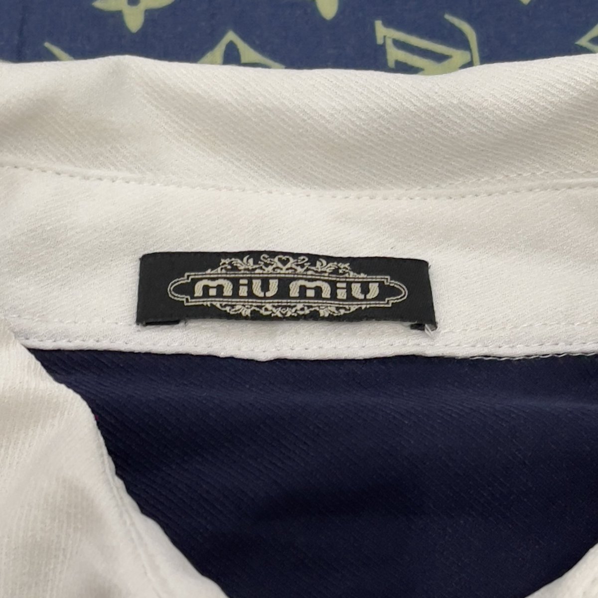 ArataPreloved's tweet photo. Baju Blouse Cewek Miu Miu

! FIRST PAY FIRST GET !
100% ORIGINAL

Condition: 98% Like New
Size: (P 57cm, L 45cm , Lengan 60cm “toleransi 1-2cm”)
Location: Pancoran
Price: IDR Rp.49,900

https://t.co/iU2KZpseuH

#ArataPreloved #baju #bajucewek #bajumurah #blouse #Zonajajan https://t.co/T13blBVT0e